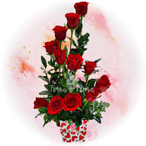 C012 - ARREGLO DE ROSAS CAJA DE CORAZONES